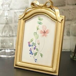 🆕- Piper & Blossom Coquette Gold Bow 5x7 Picture Frame.